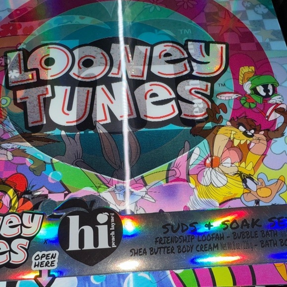 Looney Tunes Suds & Soak Set - Picture 1 of 2
